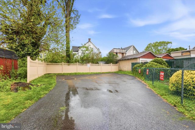 48 E STEWART AVE, Lansdowne, PA 19050