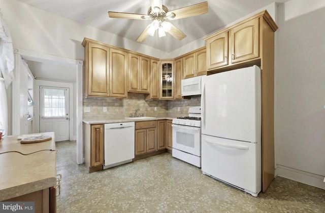48 E STEWART AVE, Lansdowne, PA 19050