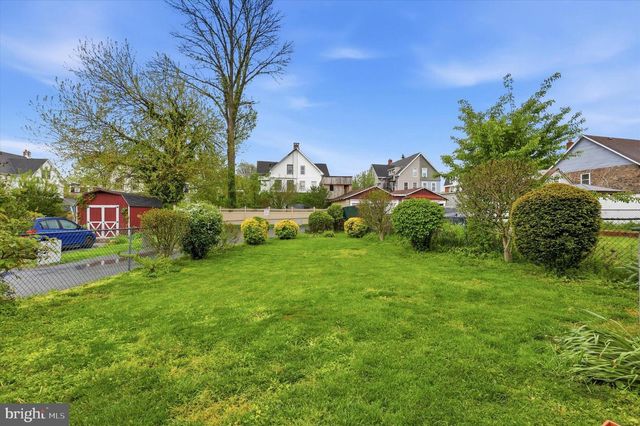 48 E STEWART AVE, Lansdowne, PA 19050