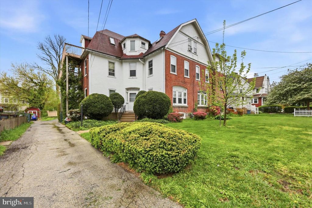 48 E STEWART AVE, Lansdowne, PA 19050