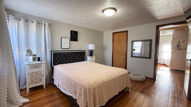 1016 Kingsway Avenue, Rockford, IL 61108