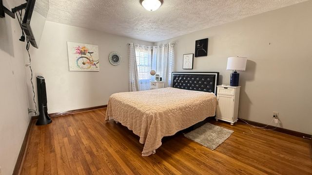 1016 Kingsway Avenue, Rockford, IL 61108