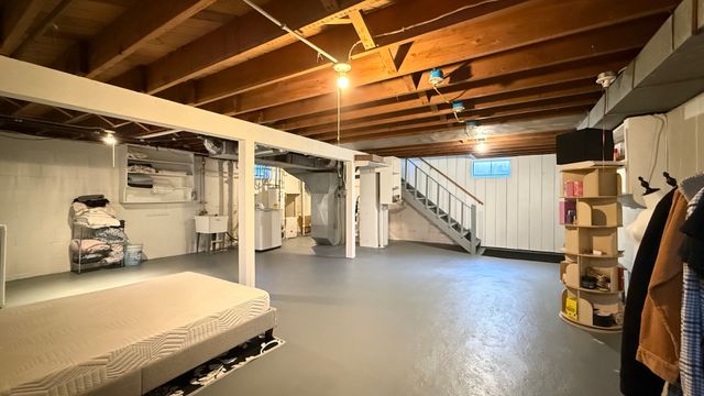 1016 Kingsway Avenue, Rockford, IL 61108