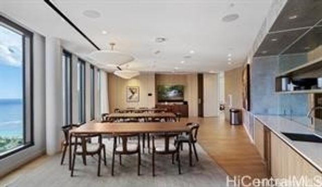987 Queen Street 4103, Honolulu, HI 96814