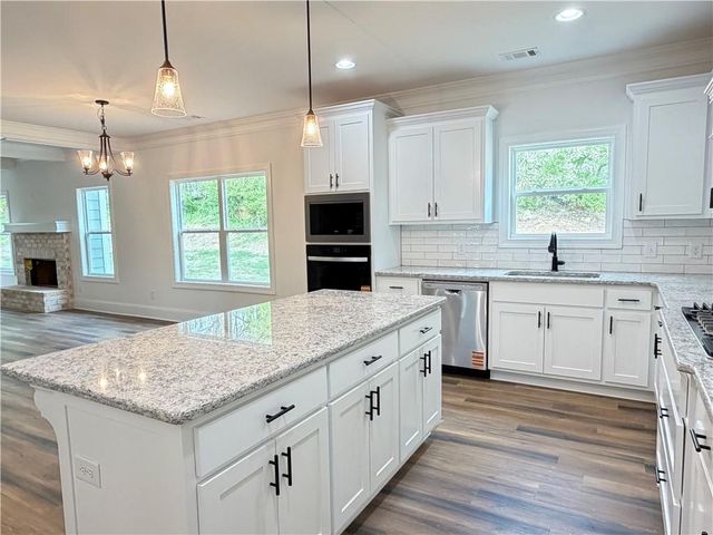 635 Rocky Springs Drive, Jefferson, GA 30549