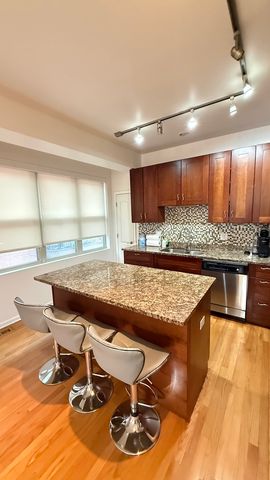 338 E 25TH Place, Chicago, IL 60616