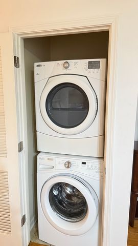 338 E 25TH Place, Chicago, IL 60616