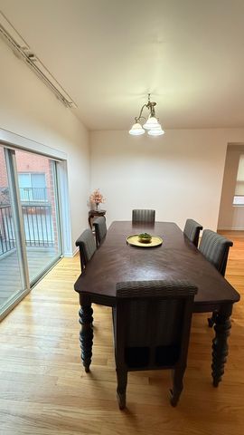 338 E 25TH Place, Chicago, IL 60616