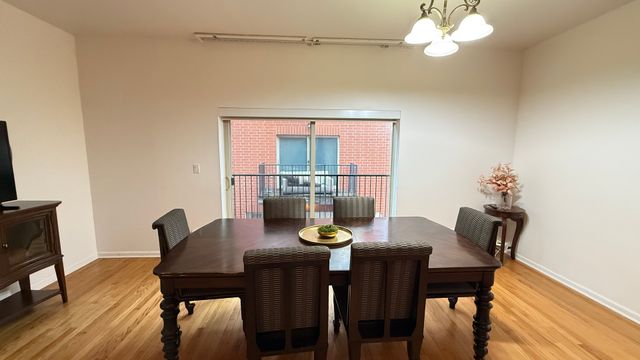 338 E 25TH Place, Chicago, IL 60616