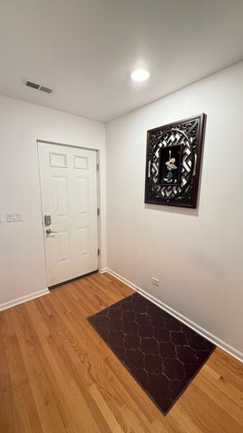 338 E 25TH Place, Chicago, IL 60616