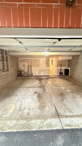 338 E 25TH Place, Chicago, IL 60616