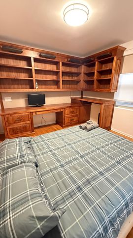 338 E 25TH Place, Chicago, IL 60616