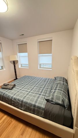 338 E 25TH Place, Chicago, IL 60616