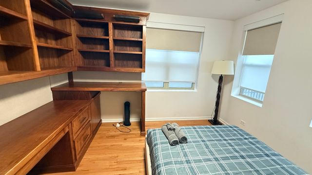 338 E 25TH Place, Chicago, IL 60616