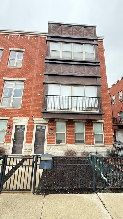 338 E 25TH Place, Chicago, IL 60616