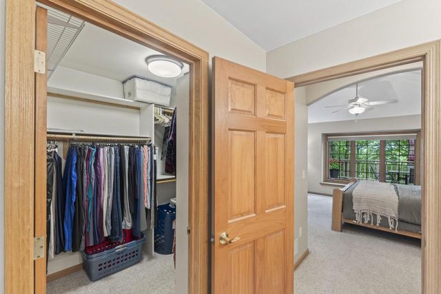 3515 Broken Bow TRAIL, Delafield, WI 53018