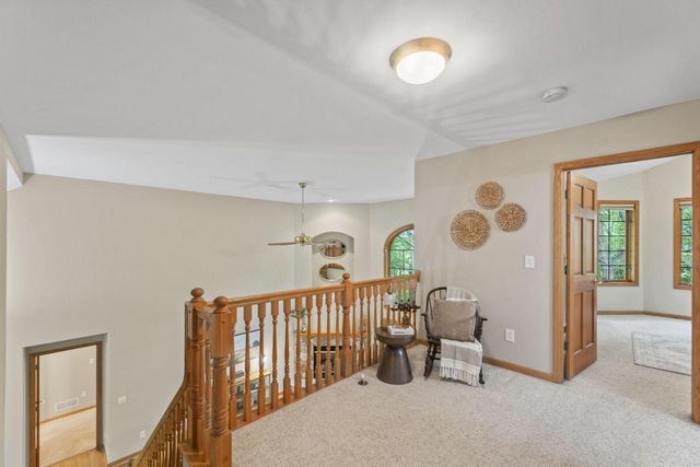 3515 Broken Bow TRAIL, Delafield, WI 53018