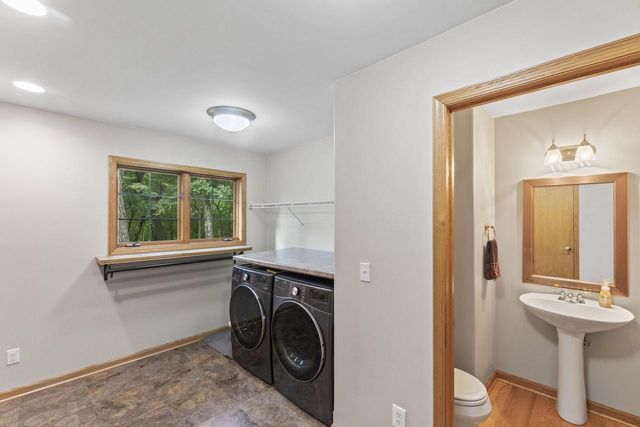 3515 Broken Bow TRAIL, Delafield, WI 53018