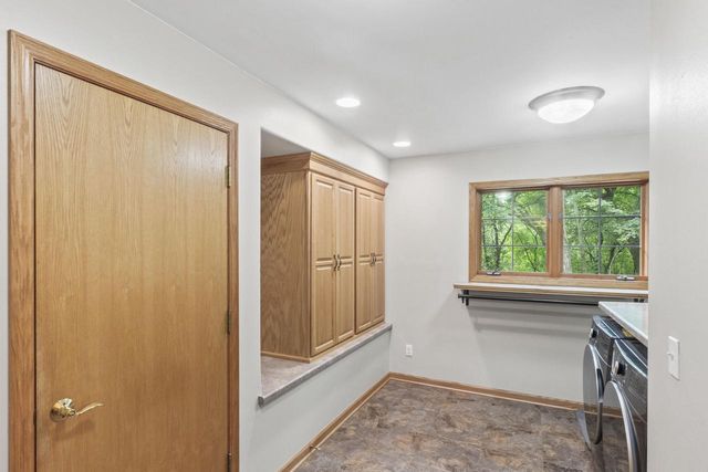 3515 Broken Bow TRAIL, Delafield, WI 53018