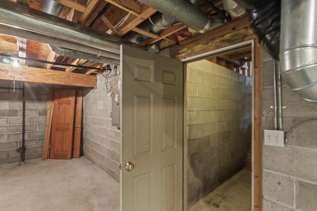 3515 Broken Bow TRAIL, Delafield, WI 53018