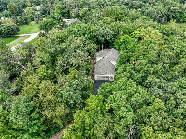 3515 Broken Bow TRAIL, Delafield, WI 53018