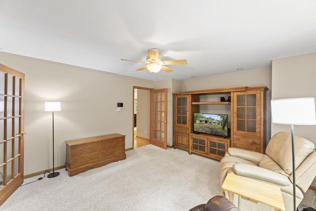3515 Broken Bow TRAIL, Delafield, WI 53018