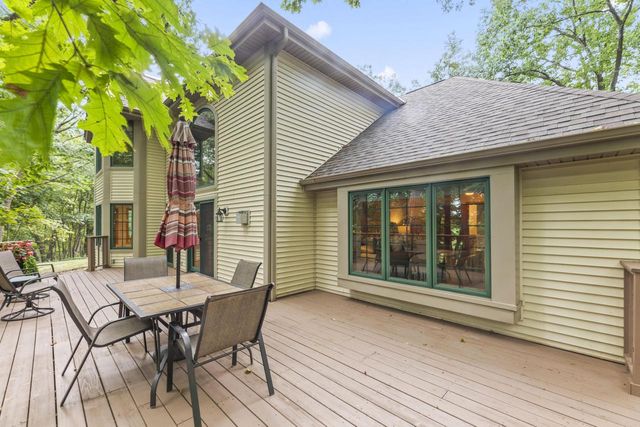 3515 Broken Bow TRAIL, Delafield, WI 53018