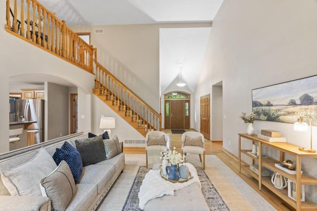 3515 Broken Bow TRAIL, Delafield, WI 53018