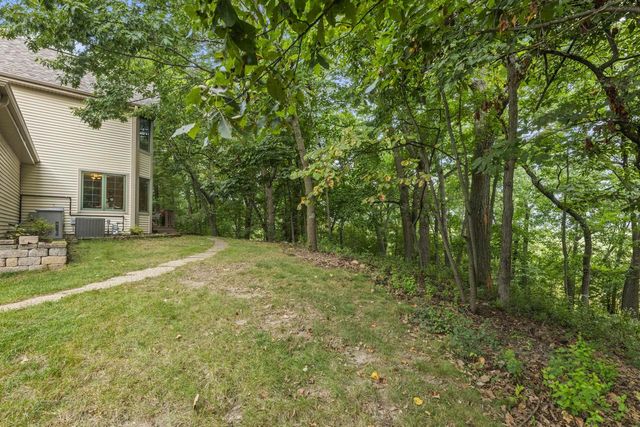 3515 Broken Bow TRAIL, Delafield, WI 53018