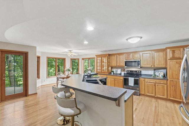 3515 Broken Bow TRAIL, Delafield, WI 53018