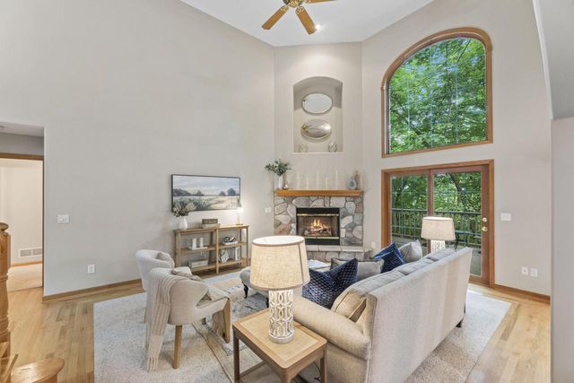 3515 Broken Bow TRAIL, Delafield, WI 53018