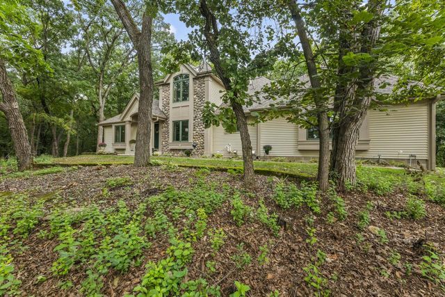 3515 Broken Bow TRAIL, Delafield, WI 53018