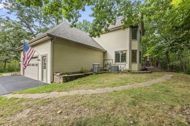3515 Broken Bow TRAIL, Delafield, WI 53018