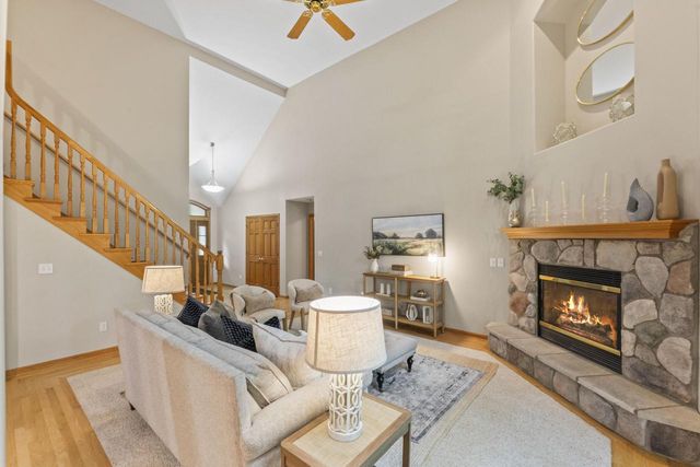 3515 Broken Bow TRAIL, Delafield, WI 53018