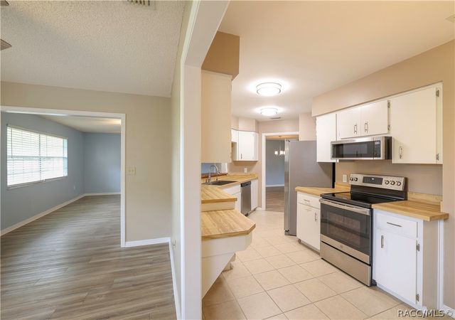 3637 N Laurelwood Loop, Beverly Hills, FL 34465