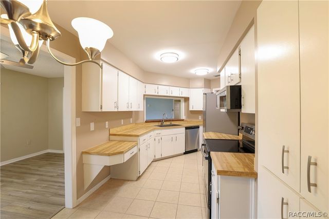 3637 N Laurelwood Loop, Beverly Hills, FL 34465