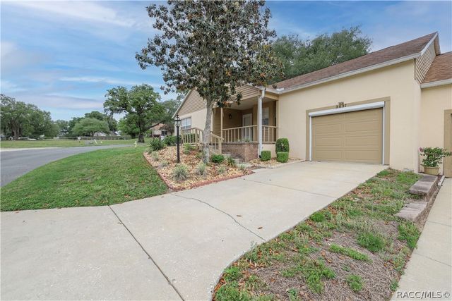 3637 N Laurelwood Loop, Beverly Hills, FL 34465