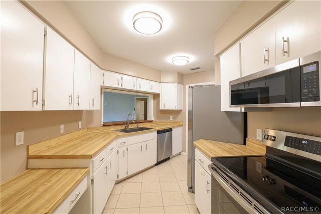 3637 N Laurelwood Loop, Beverly Hills, FL 34465