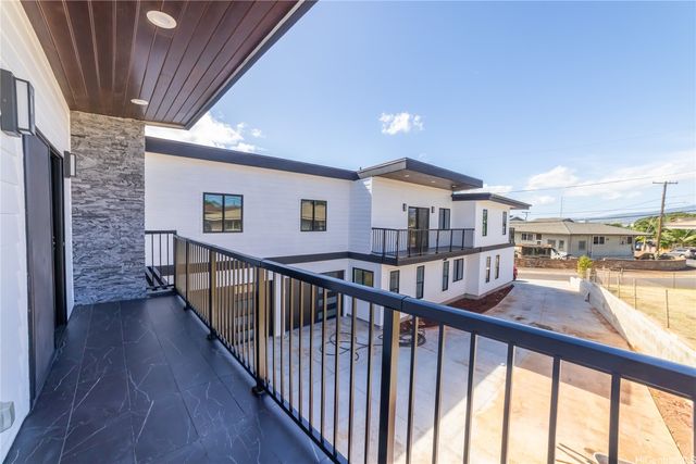 1091 Puu Alani Way, Pearl City, HI 96782