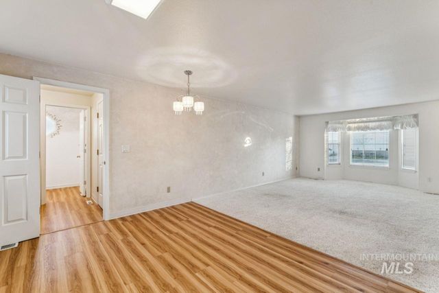 904 E Bird Ave, Nampa, ID 83686