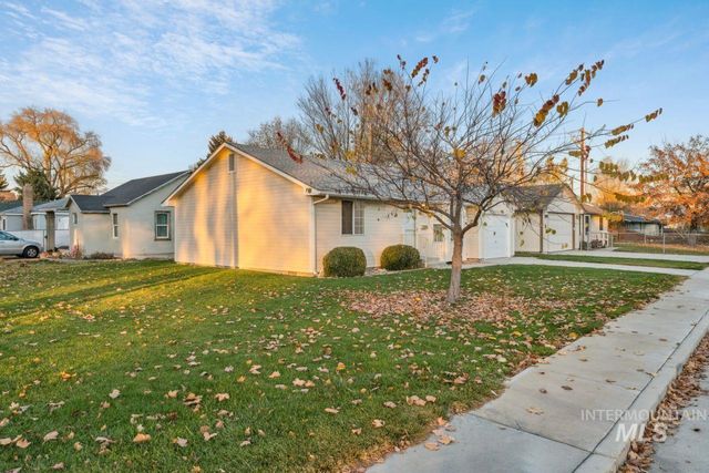 904 E Bird Ave, Nampa, ID 83686