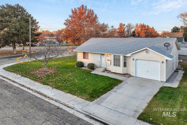 904 E Bird Ave, Nampa, ID 83686