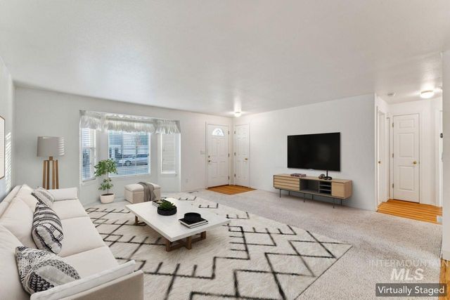 904 E Bird Ave, Nampa, ID 83686