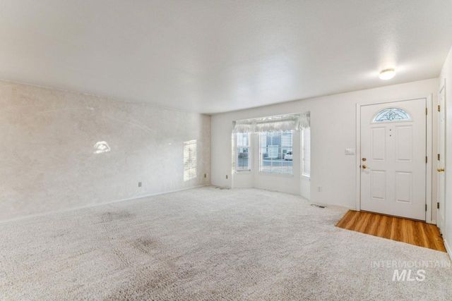 904 E Bird Ave, Nampa, ID 83686