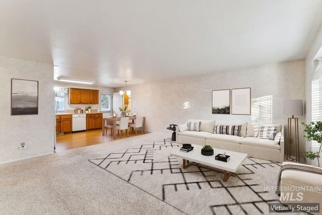 904 E Bird Ave, Nampa, ID 83686