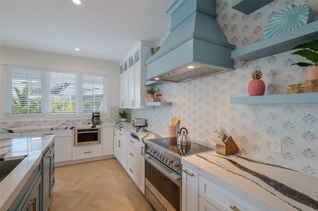 227 S HARBOR DRIVE, Holmes Beach, FL 34217