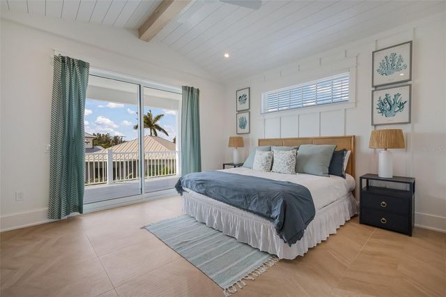 227 S HARBOR DRIVE, Holmes Beach, FL 34217