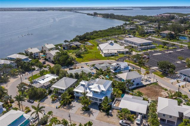 227 S HARBOR DRIVE, Holmes Beach, FL 34217