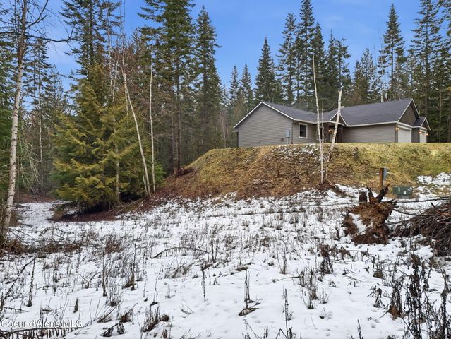 12053 Dufort Rd, Priest River, ID 83856