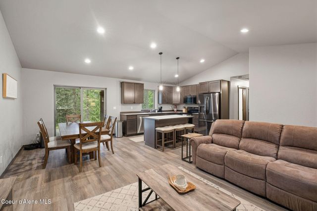 12053 Dufort Rd, Priest River, ID 83856